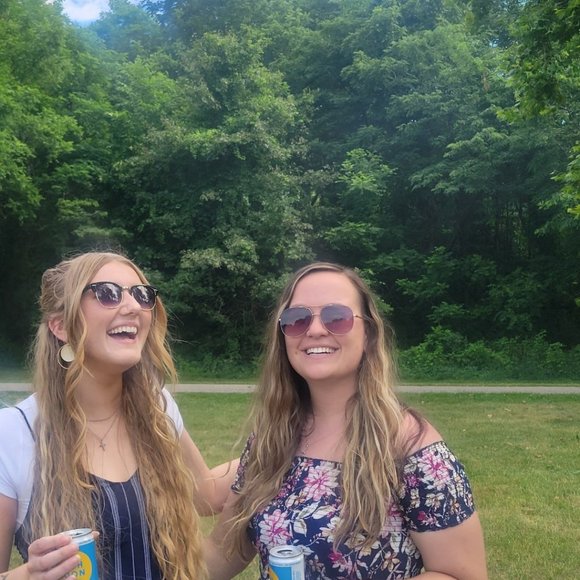 Meet your Posher, Kenz - Picture 6 of 9